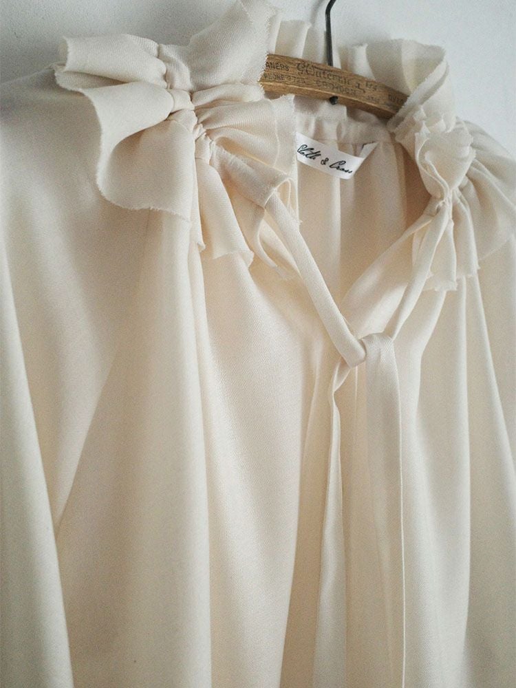 ビエラダブルフリルカラーリボンブラウス | HUG O WaR ONLINE STORE