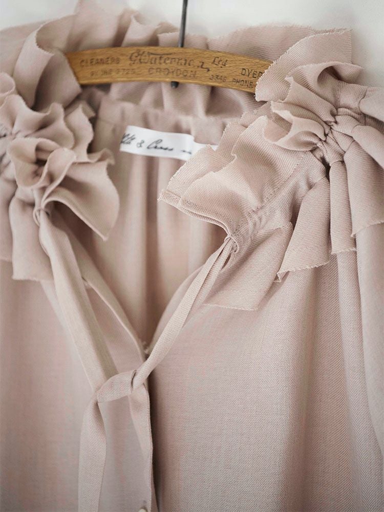 ビエラダブルフリルカラーリボンブラウス | HUG O WaR ONLINE STORE