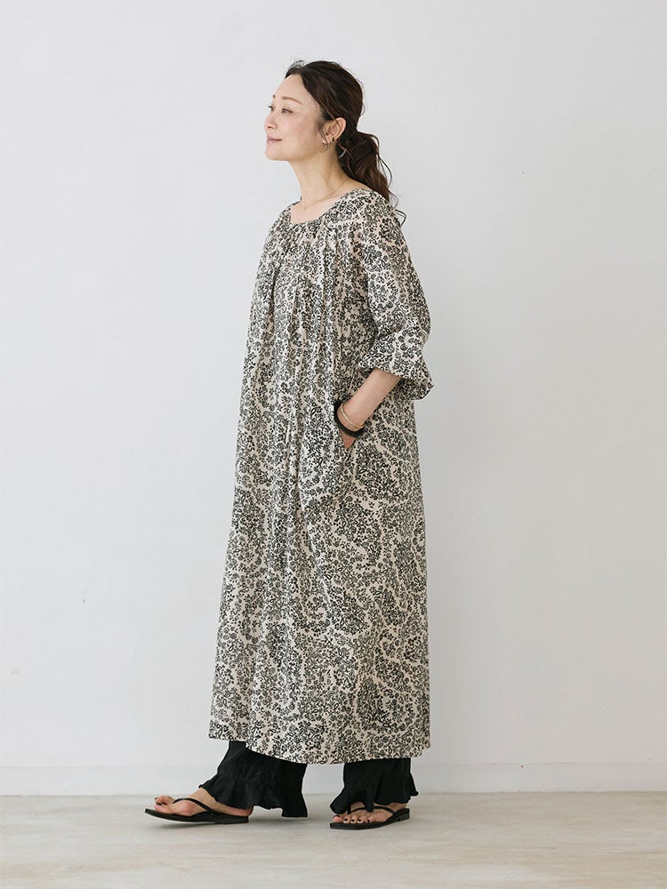 DEVEAUX pt.ギャザースモックワンピース | HUG O WaR ONLINE STORE